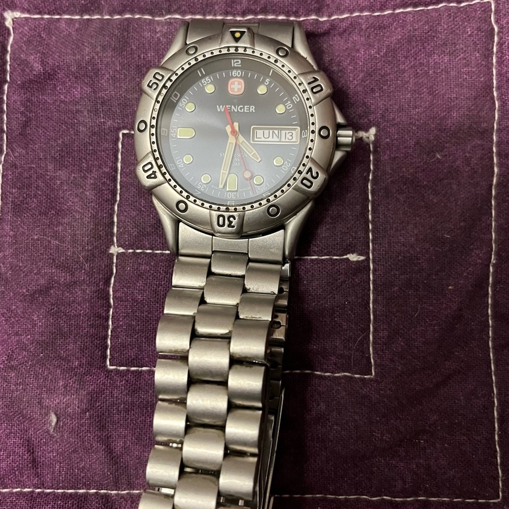 Men’s Wenger Swiss Quartz day/date watch